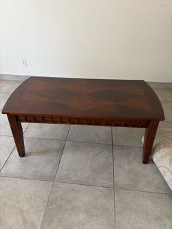 Coffee table with two side tables