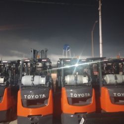 FORKLIFT TOYOTA 3000# Triple Mast.