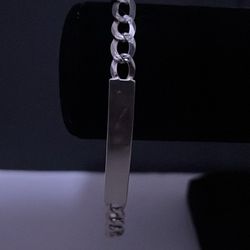 11.7grams soild sterling silver 925 bracelet in 8 inches