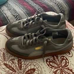Pumas men’s size 10