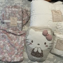 Pottery Barn - Hello Kitty Bedding (twin Size) 