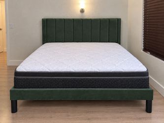 Queen bed frame green velvet and mattress like a new $150 pick up De soto and victory