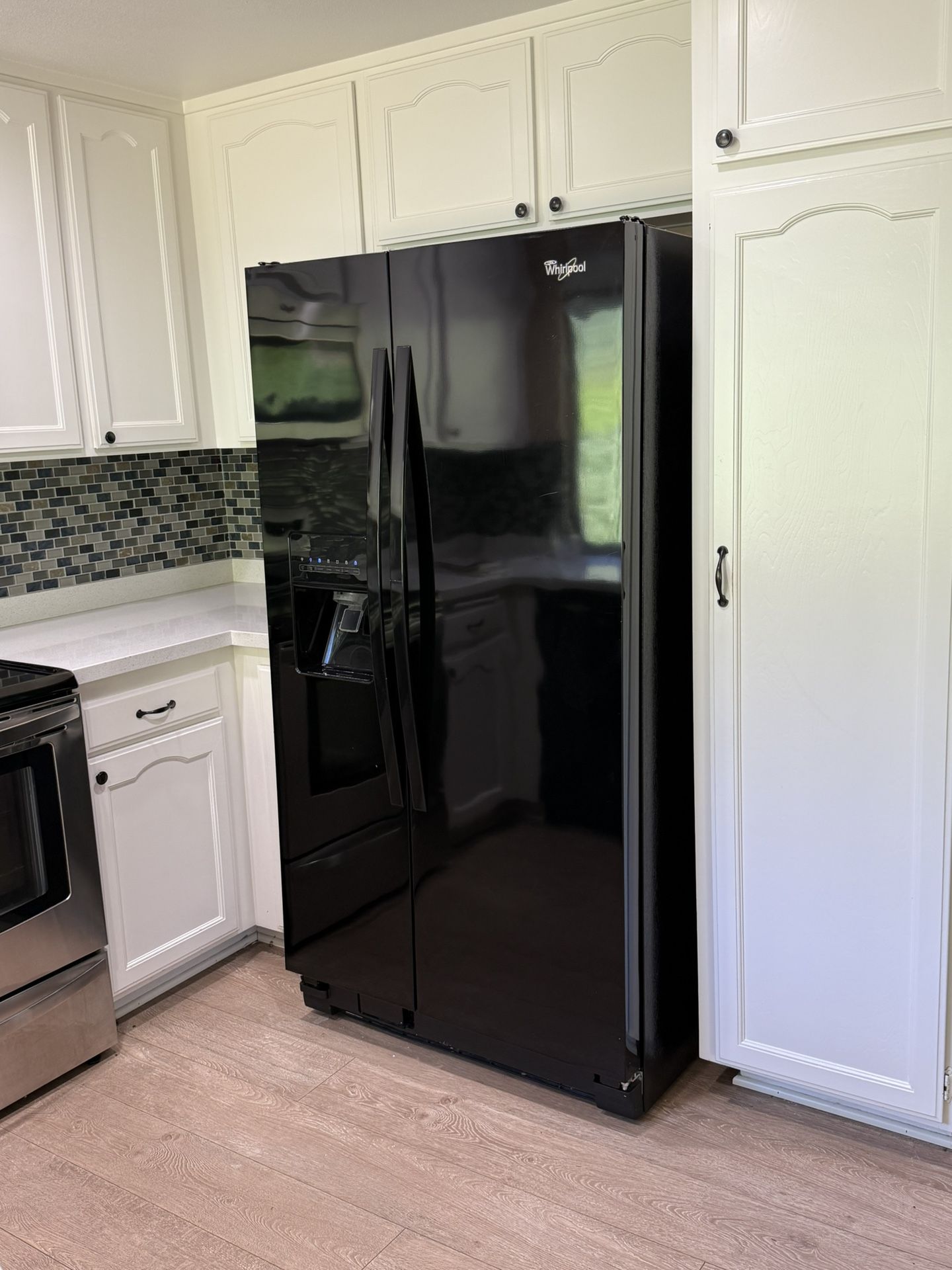 Whirlpool Black refrigerator, Great Condition