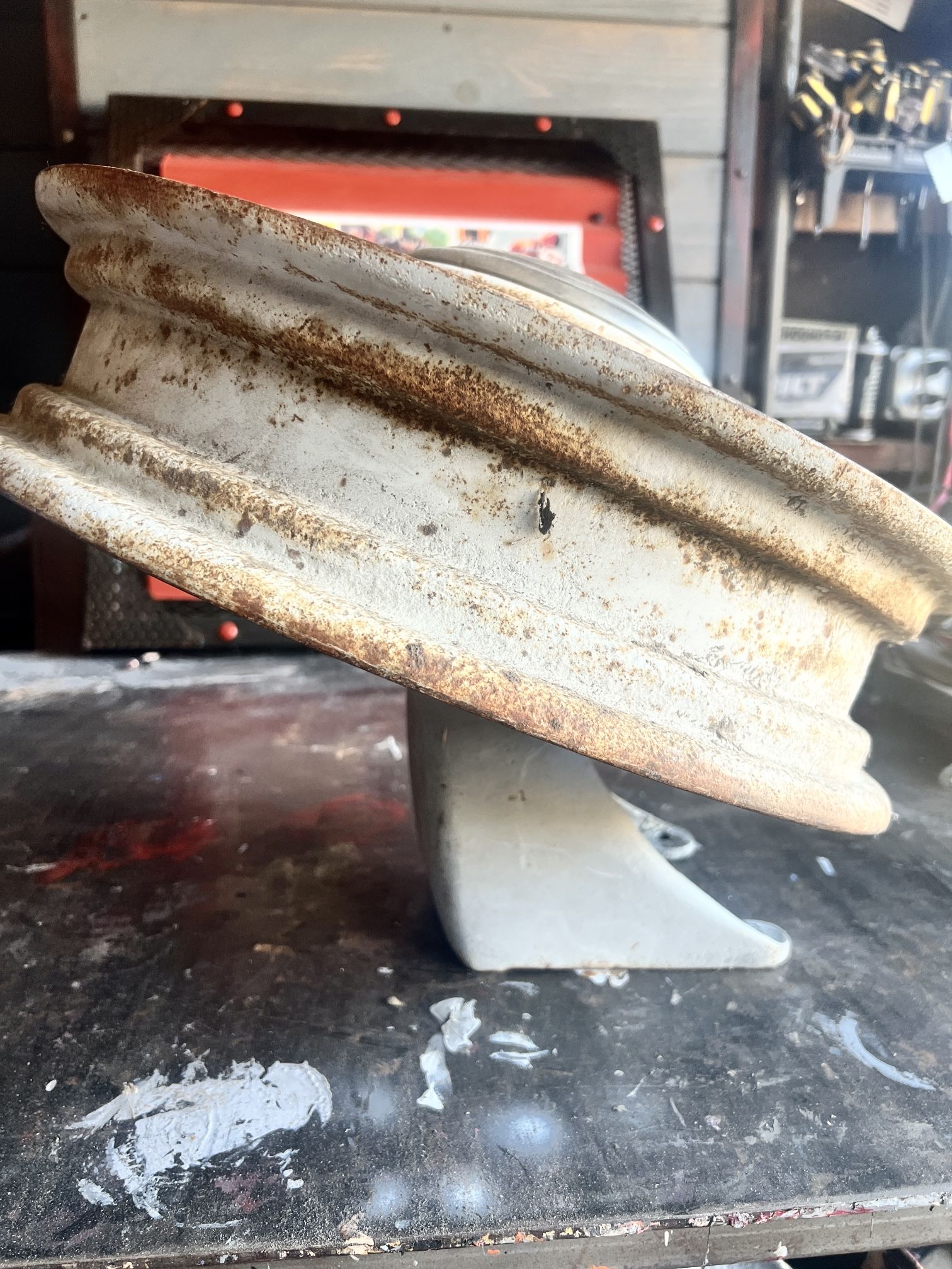 Original 1933/34 Ford Model A Dealer Display, Original 17 Inch Wire Wheel Stand