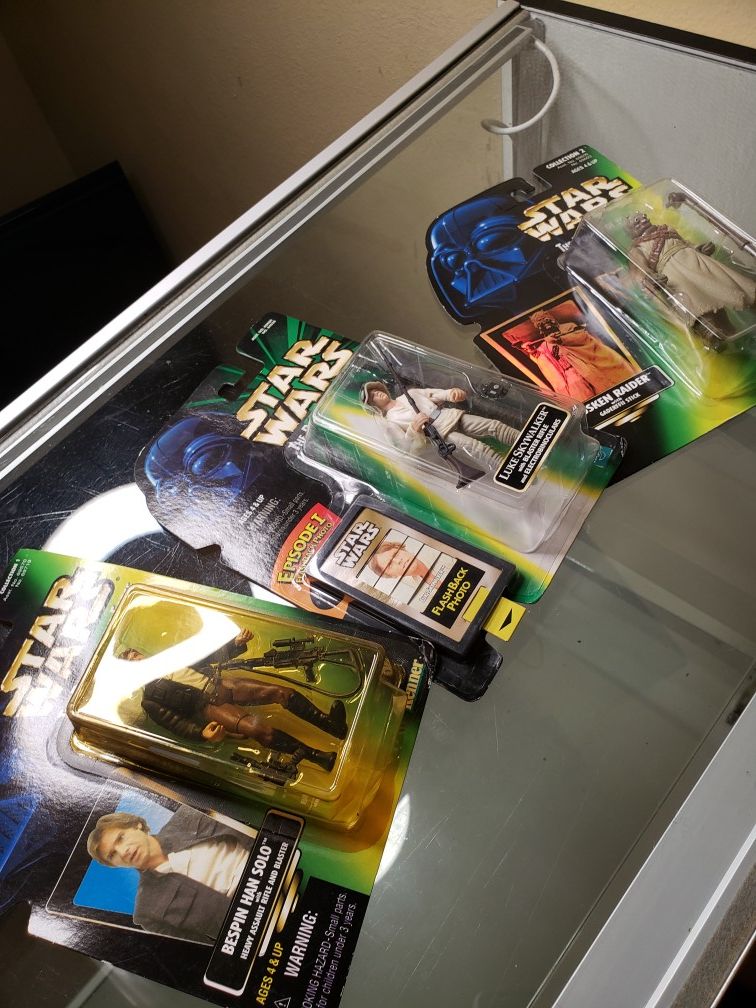 Stars wars figures (new)