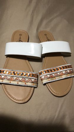 Sole Mates flat sandals size 10