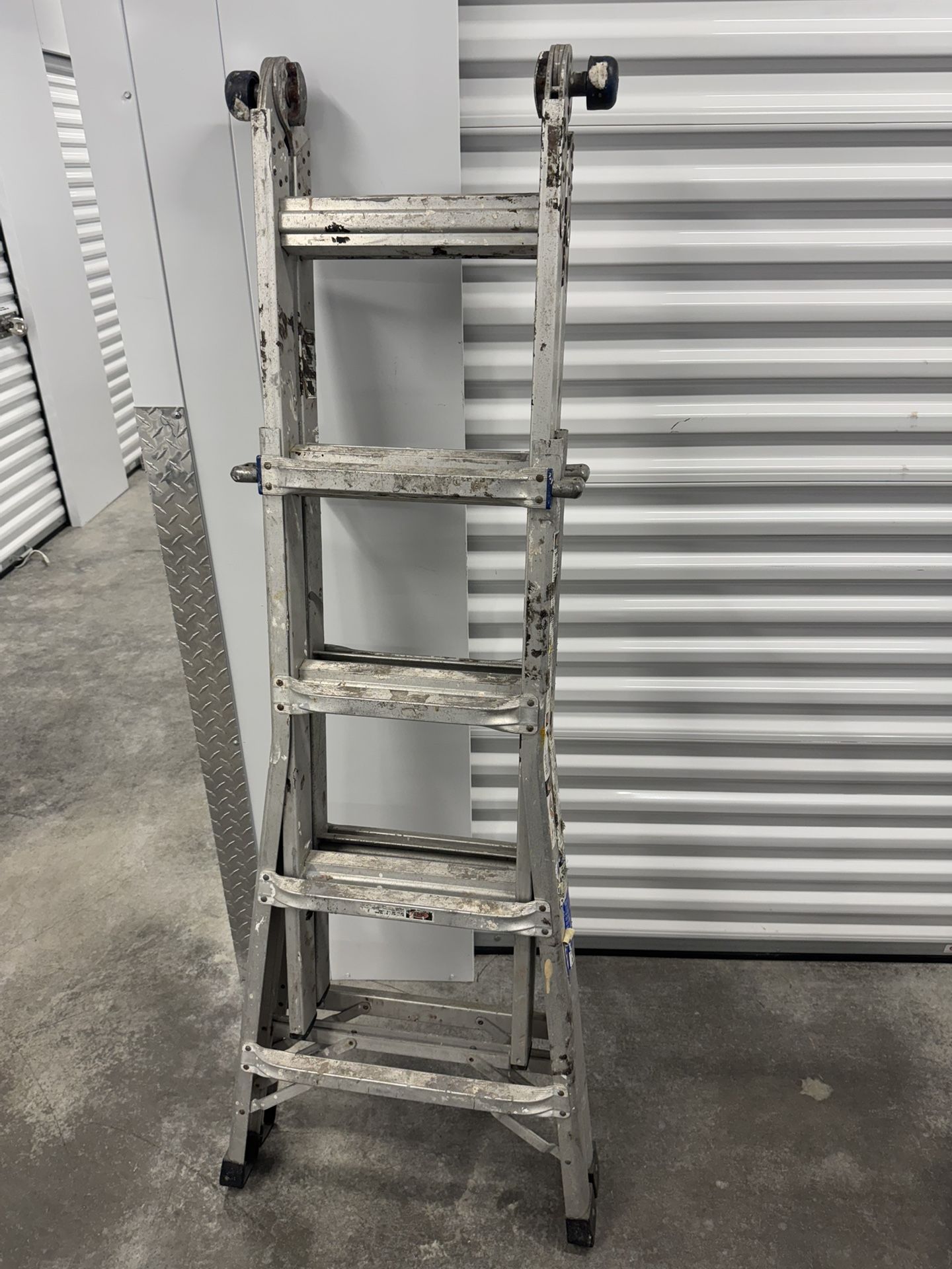 WERNER MT-17 18' REACH MULTI-POSITION LADDER, 300LB CAPACITY 17' TYPE IA