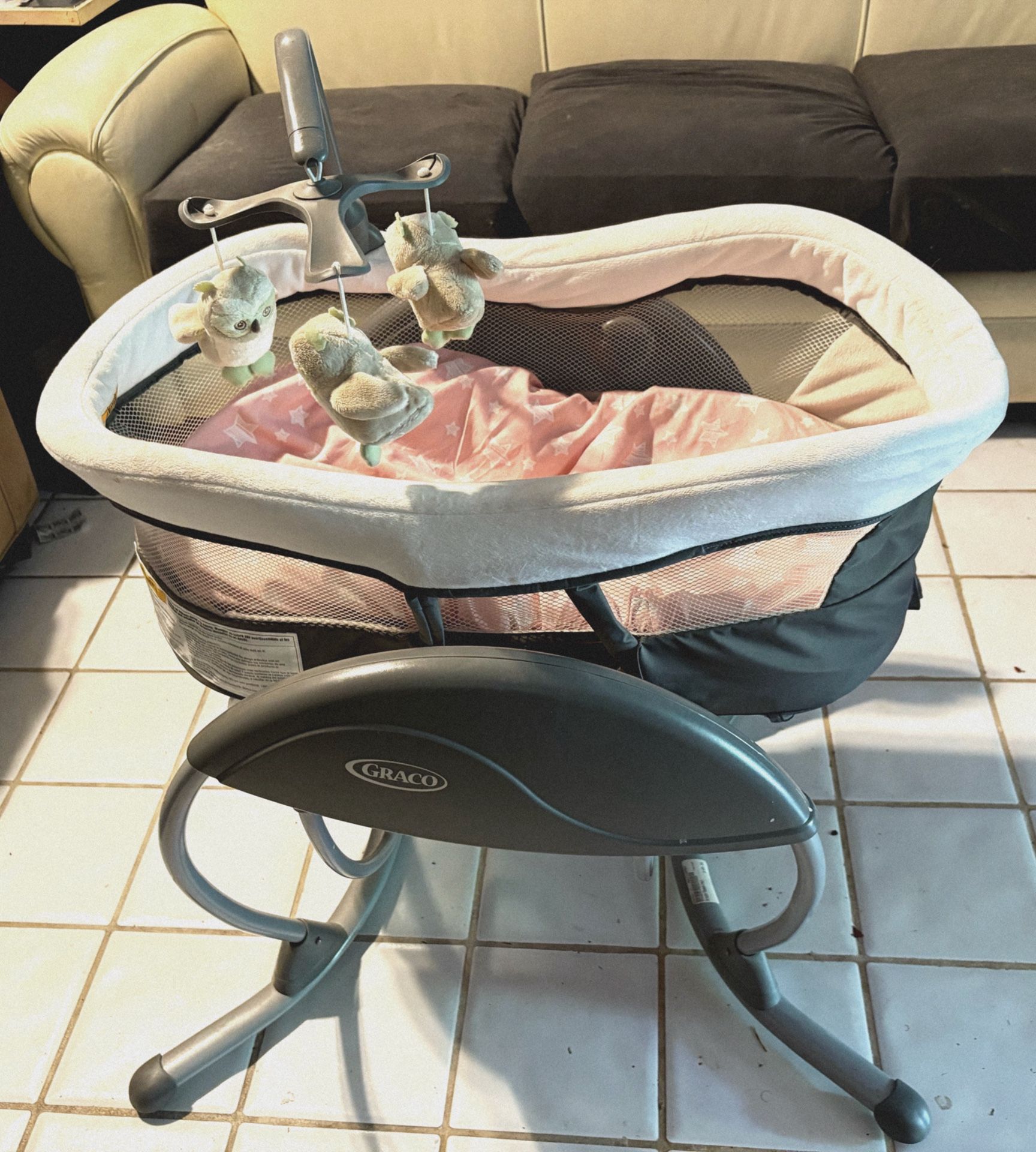 Graco Duoglider Electric Swinging Bassinet