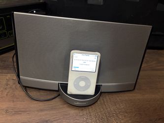 iPod classic with Bose sound dock