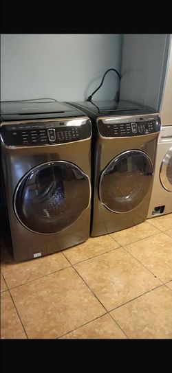 Samsung Front Load Washer and Dryer Set flex
