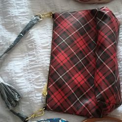 Many Different Name Brand Purses And Bags