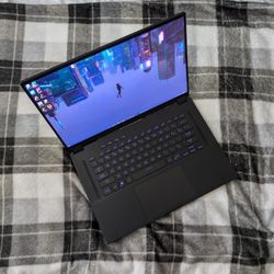 Laptop ASUS ROG Flow X16 2-in-1 Laptop RTX 3060 Ryzen 9 6900HS 16GB RAM 1TB