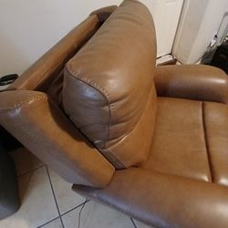 Addyson Recliner 