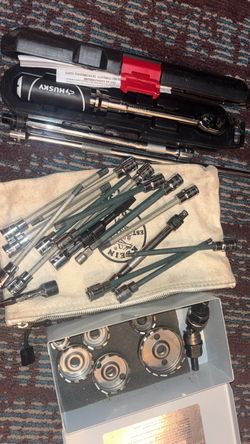 Husky Torque Wrench and Socket Tool Lot