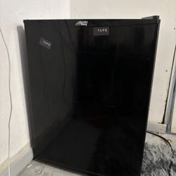 Black Mini fridge 