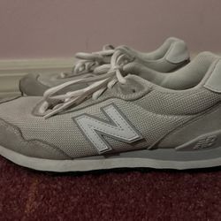 Womens New Balance Sneakers Size 7 Preowned