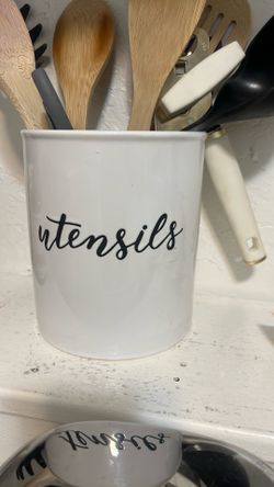 Kitchen utensil counter thingy