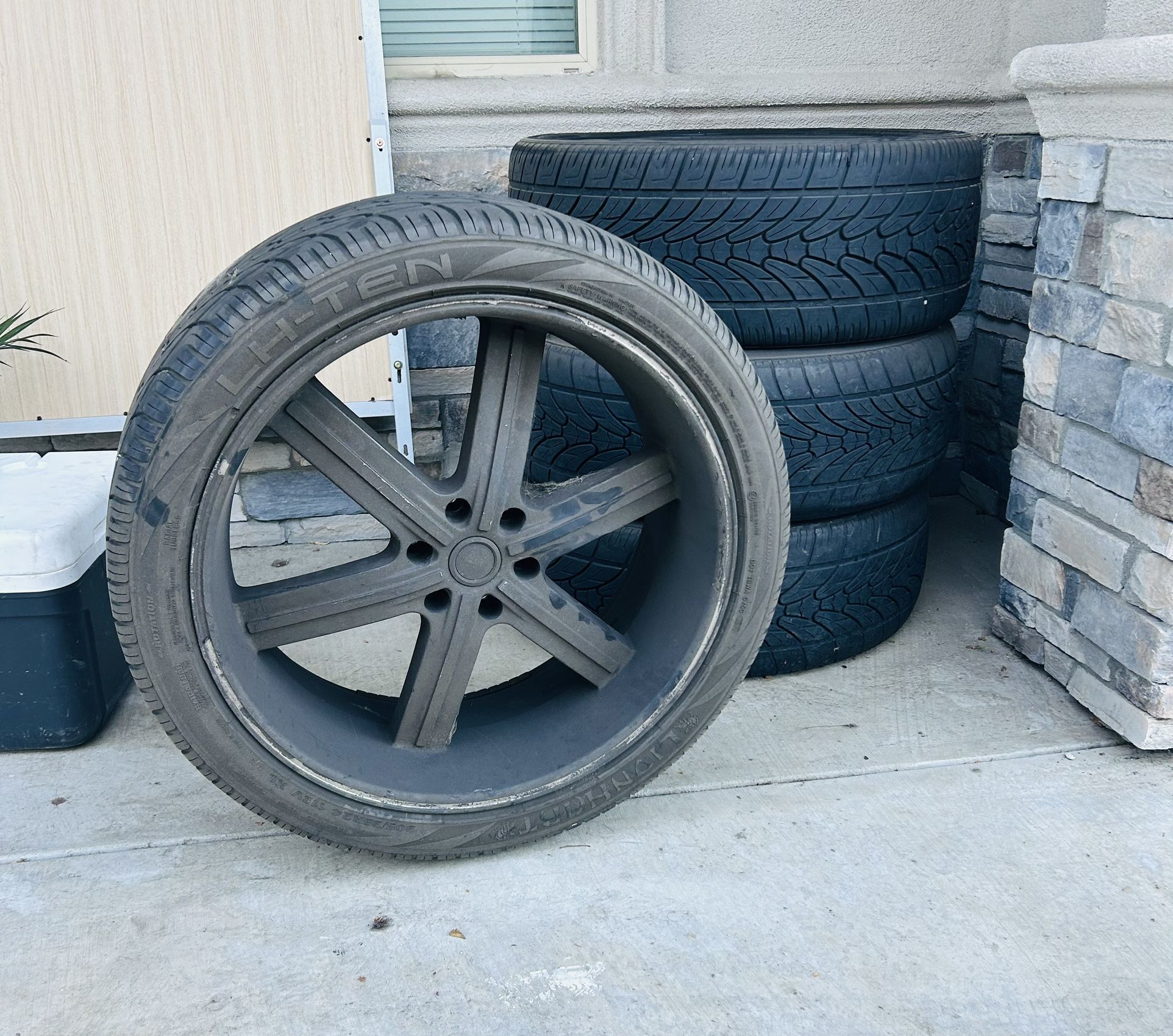 Tires & Rims Size 24