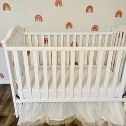 Like New White Crib