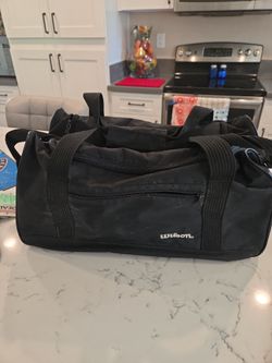 WILSON DUFFLE BAG 10X10X18 SEE DESCRIPTION