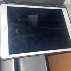 I have a tablet seven generation but problem is locked Turns On No Scratches 