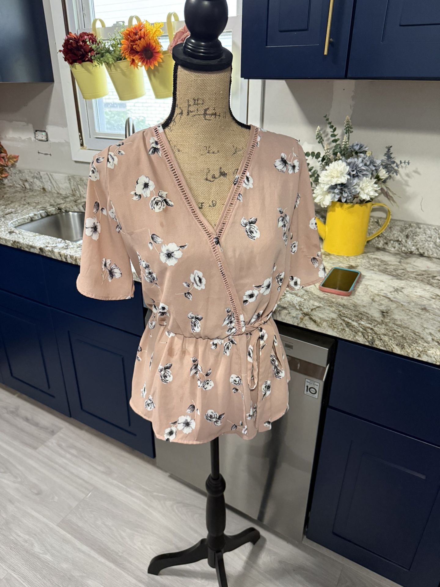 Floral Print Wrap Blouse - Size M check more pictures