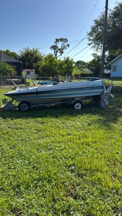 Bayliner boat come wit the trailer