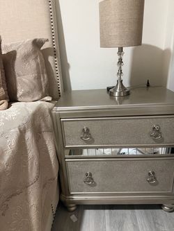 Coaster Bling Game 2-Drawer Nightstand