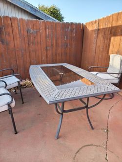 FREE -Outdoor table and chairs