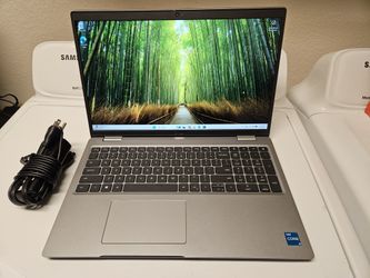 Dell Latitude 5520 15.6 Inch Widescreen Intel i5 11th Gen 16 GB ram Memory 