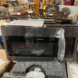 New Frigidaire Microwave 