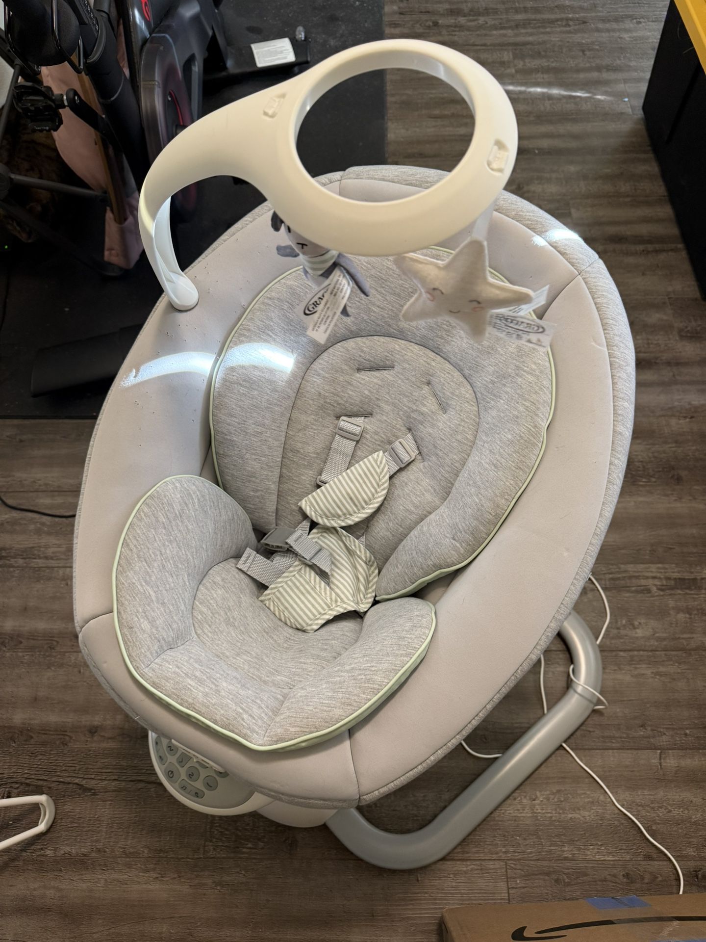 Graco Soothe My Way Swing