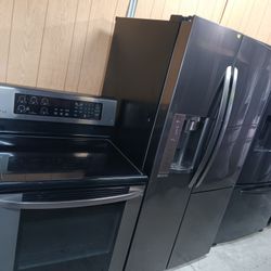 L/G Black Stainless Steel Refrigerator And Stove ♦️♦️ Everything Works Good 👍