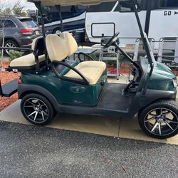 Golf Cart. 2022 CLUB CAR Tempo.