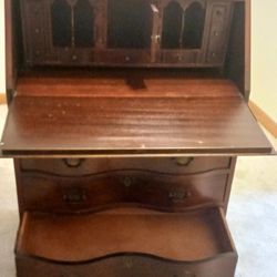 Governor Winthrop Desk!