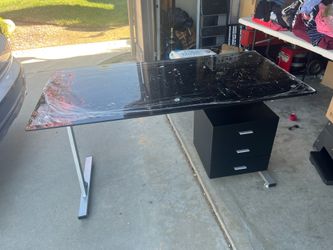 Brand New Office Desk W/Drawers