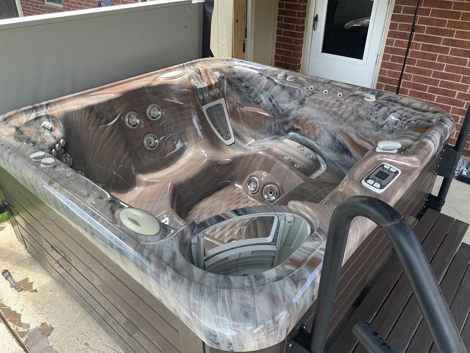 Hot tub