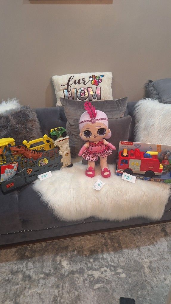 NEW TOYS DOLL $10 DINOSAURS π¦ $20 LITTLE PEOPLE FIRE TRUCK $30