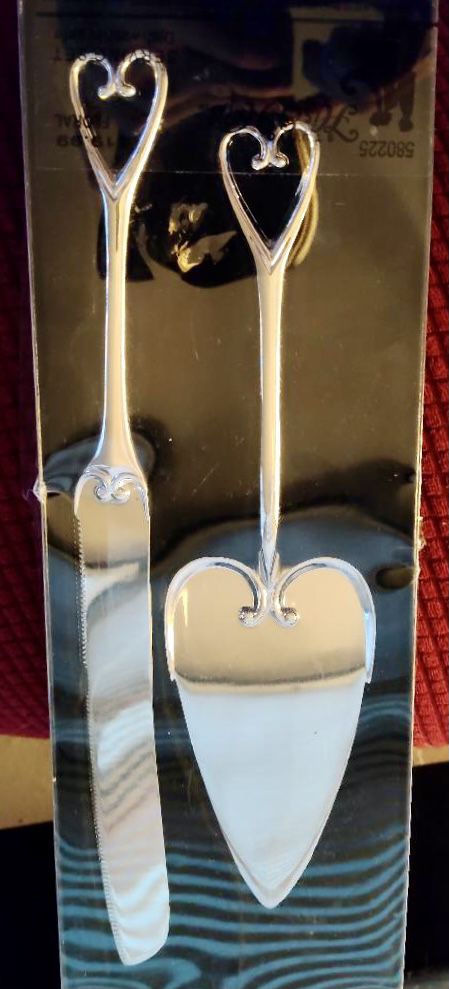 Two Hearts Wedding Cake Knife and Serving Set