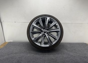 Infiniti Q60 Red Sport Wheels