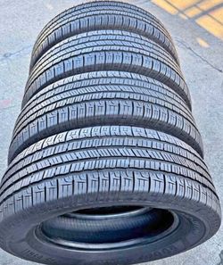 Set 235/55-18 Goodyear con el 80% de Vida