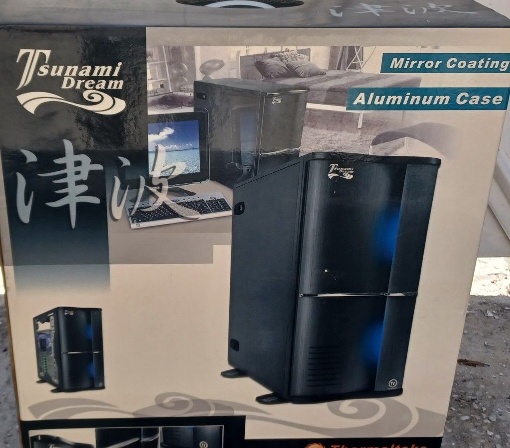 Thermaltake "Tsunami Dream" ATX Mid Tower Computer Case.