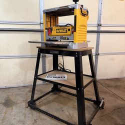 DEWALT Bench Planer
