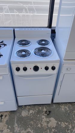 HOTPOINT 20” White 220V Electric Stove