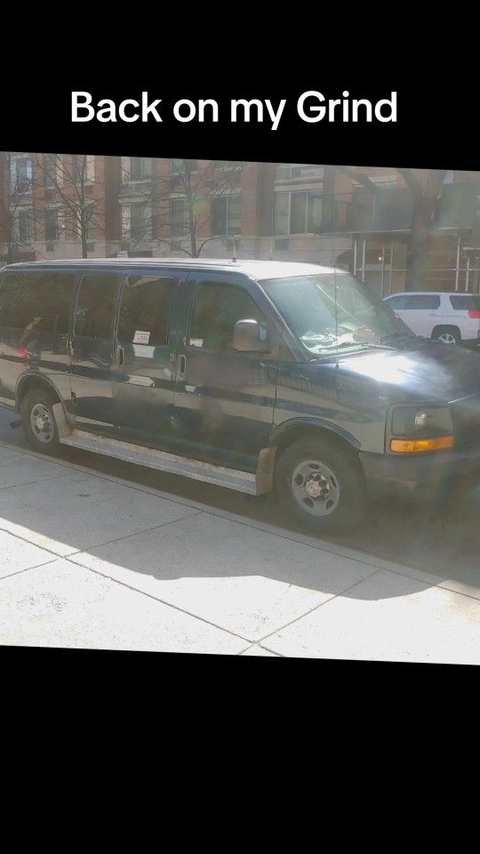 2009 Chevy Express 2500 Passenger Van