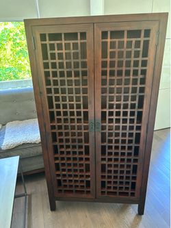 Room and board cabinet