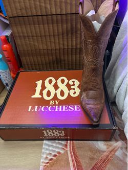 cowboy boots Lucchese