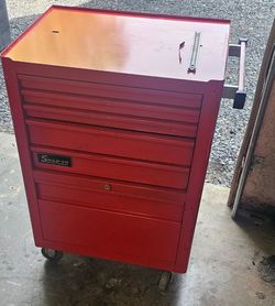 Excellent shape! Vintage Snap-on 5 drawer rolling tool cabinet size; 26.5x20x37 inches vintage 1980s?