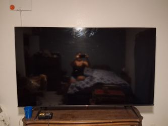72" Hisense smart tv