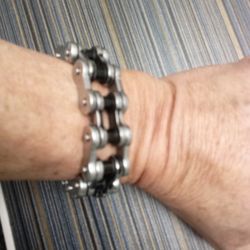 STAINLESS STEEL MENS 8 IN BRACELET 
